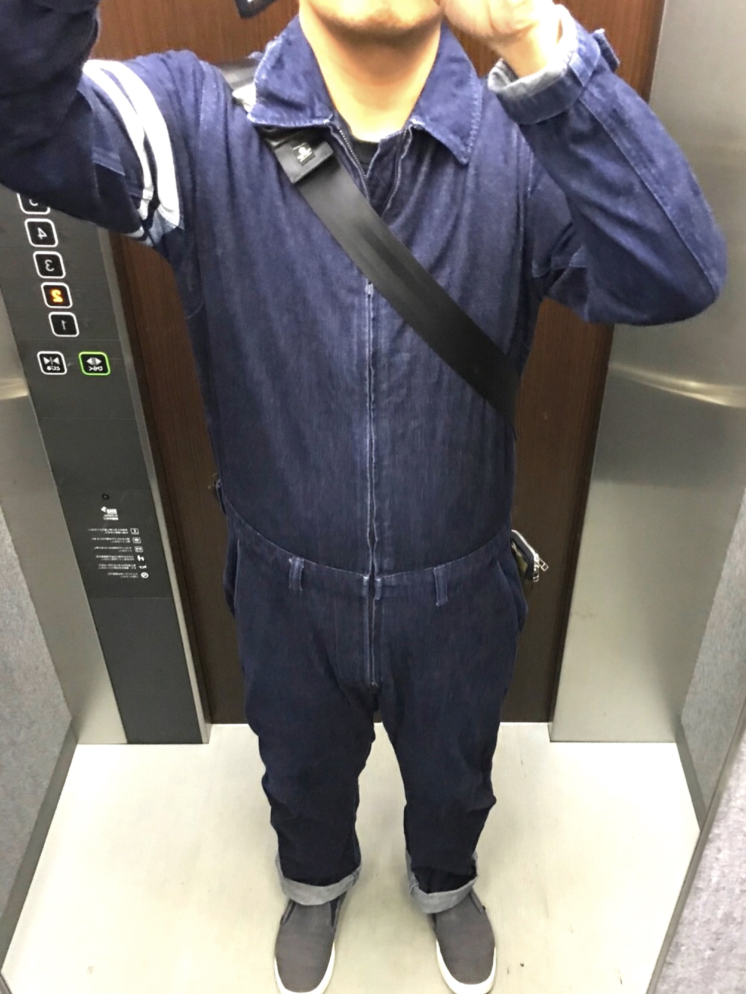 桃太郎ジーンズのつなぎ/オールインワンを使った人気ファッション
