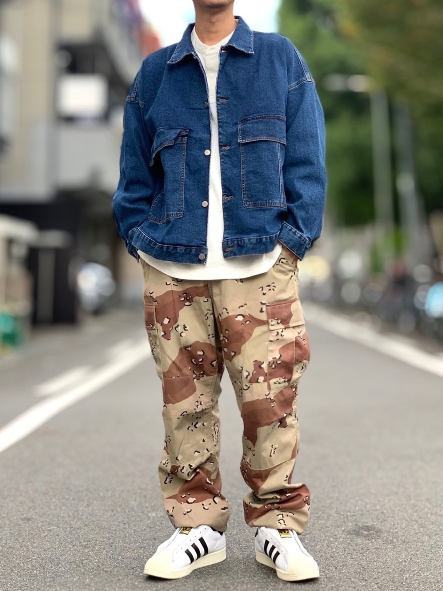 adidas Originalsのアイテムを使った「チョコチップカモ」の人気