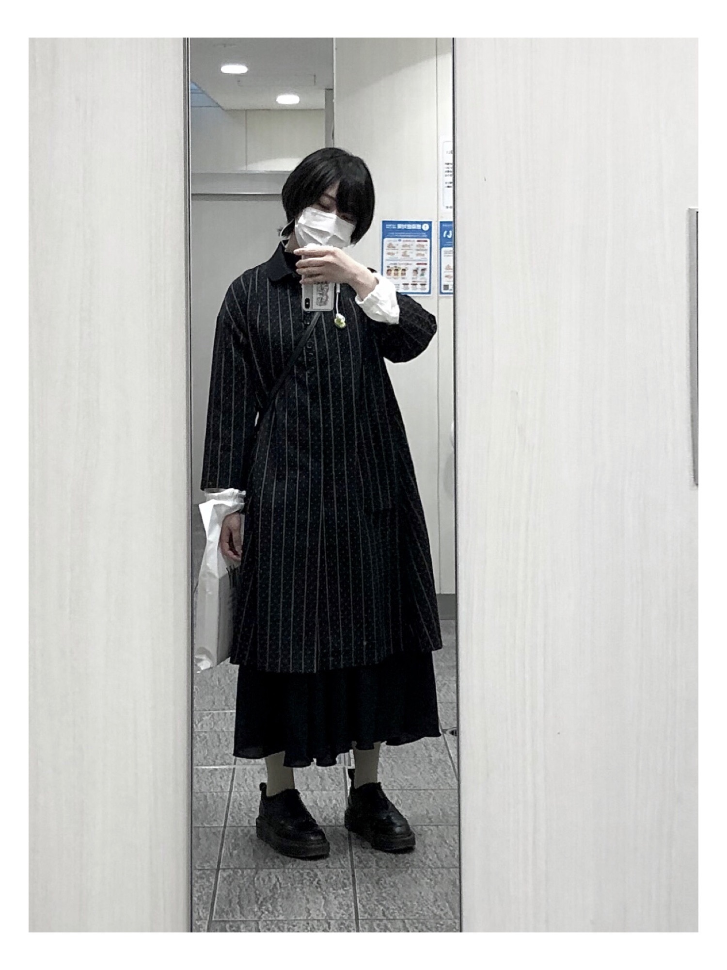 Dr. Martens（ドクターマーチン）の「22647001 RESNIK ZIP BROGUE SHOE 