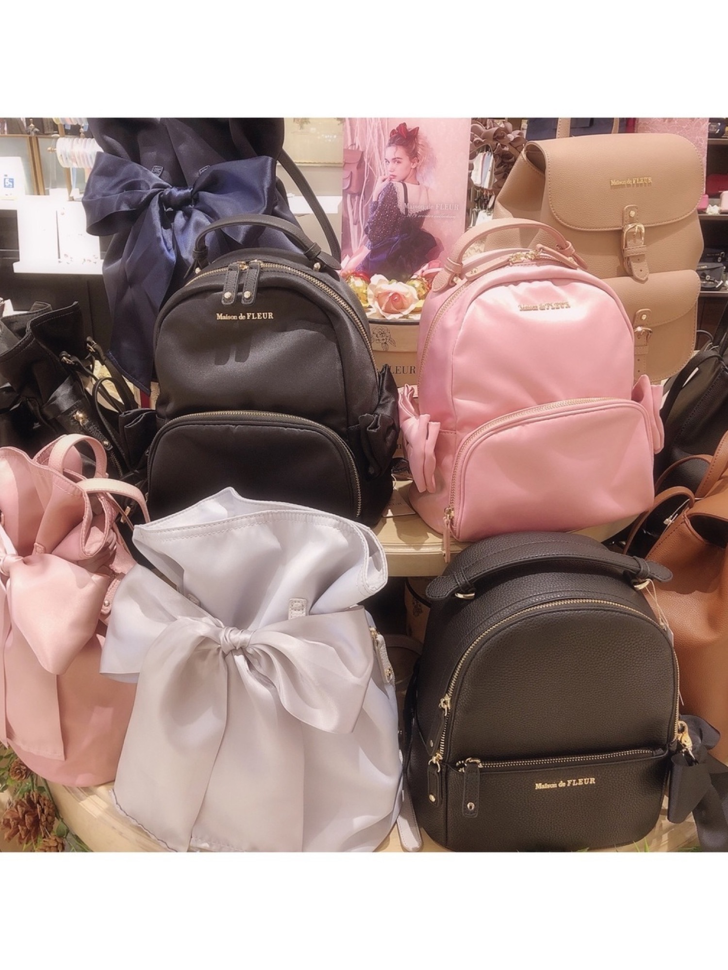 Maison de FLEUR（メゾンドフルール）の「サテンサイドリボンリュック 