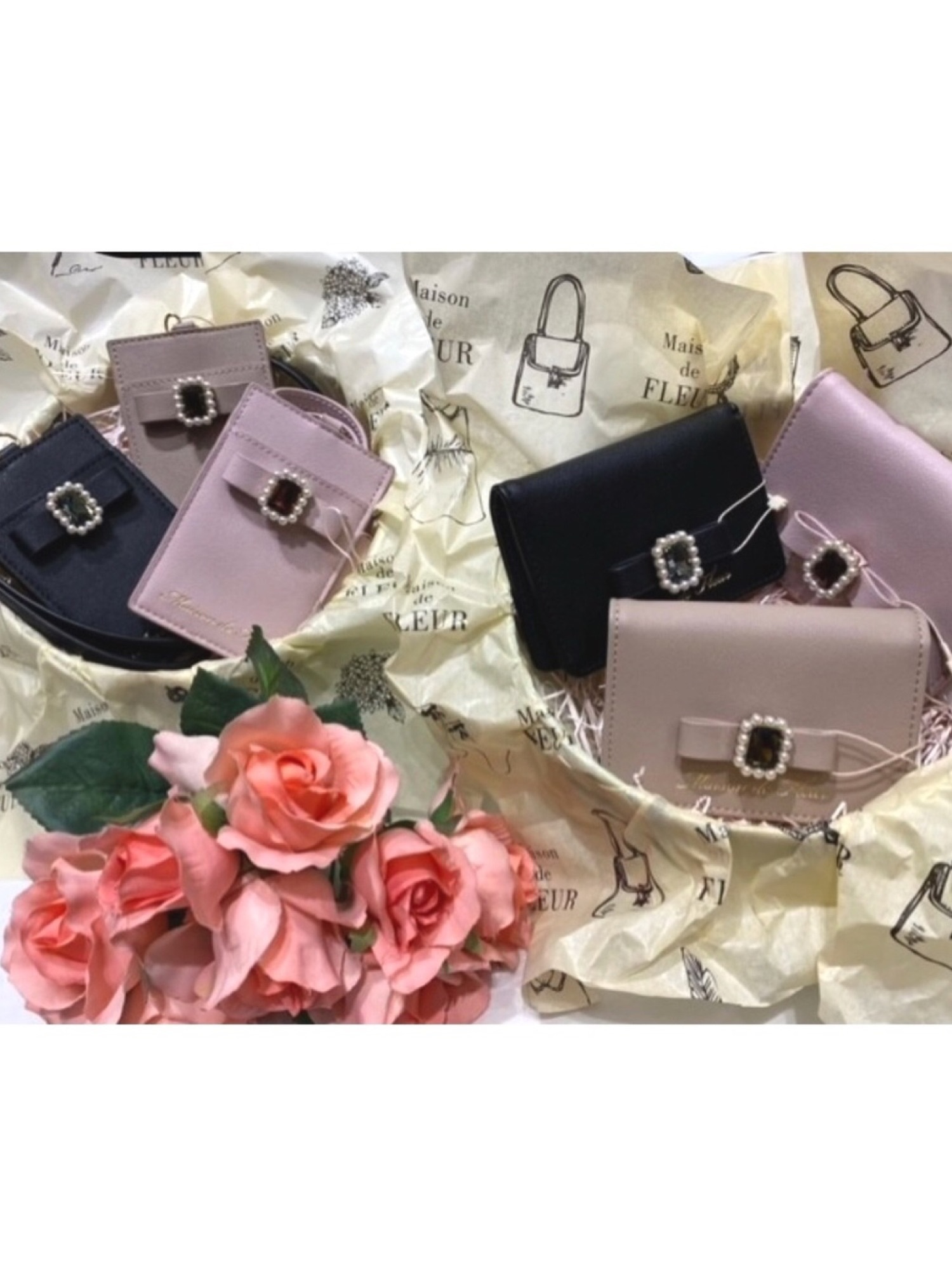 Maison de FLEUR（メゾンドフルール）の「パールビジュー合皮リボン