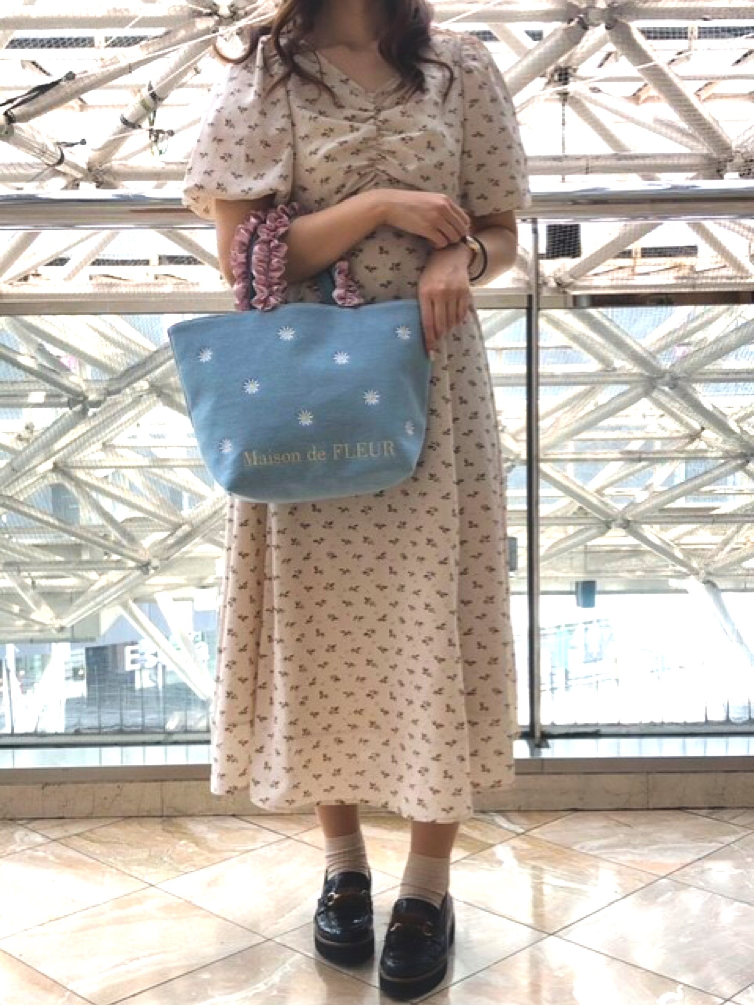 Maison de FLEUR（メゾンドフルール）の「デイジーデニム刺繍フリル 