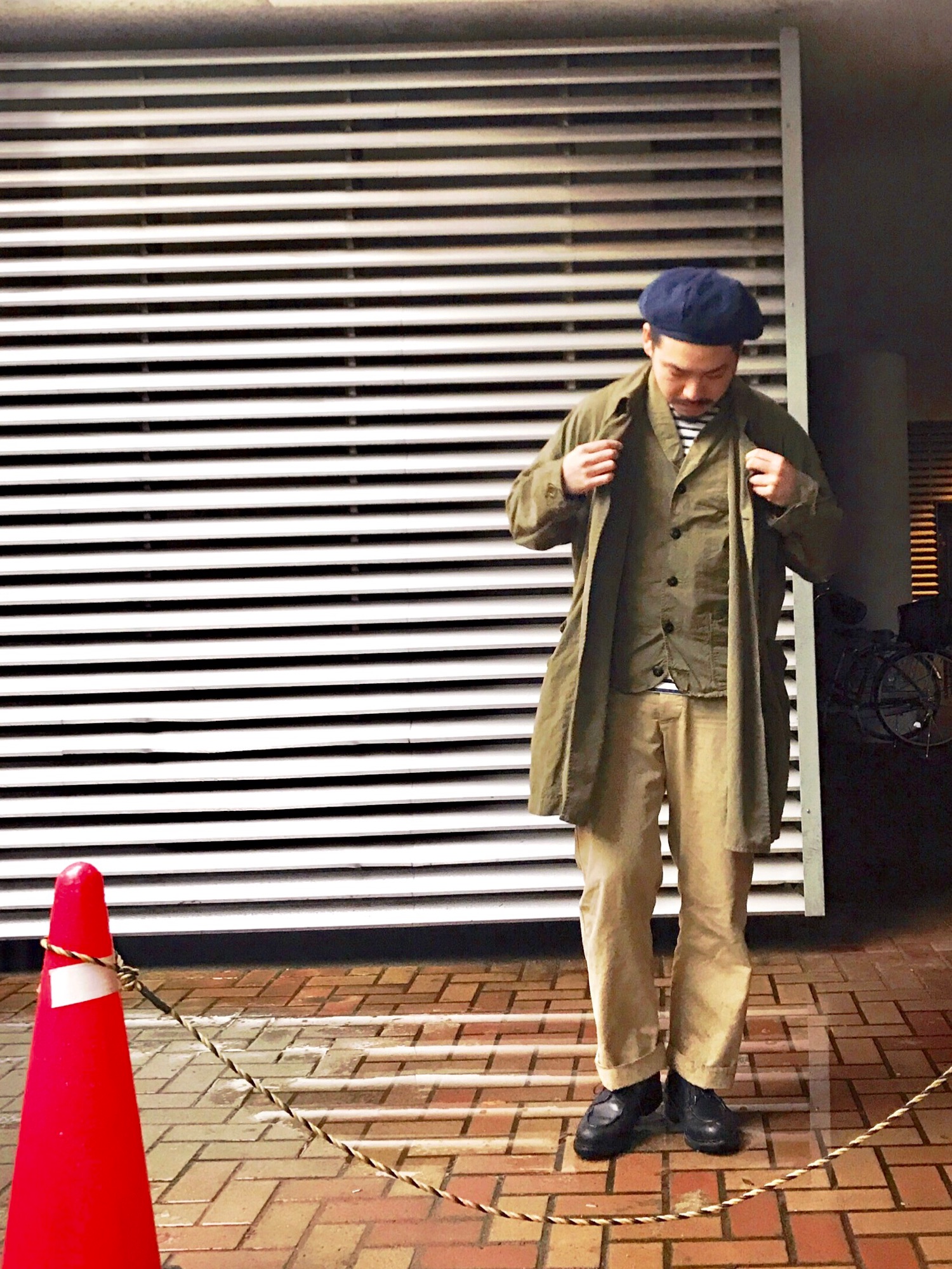PORTER CLASSICのトレンチコートを使ったメンズ人気ファッション