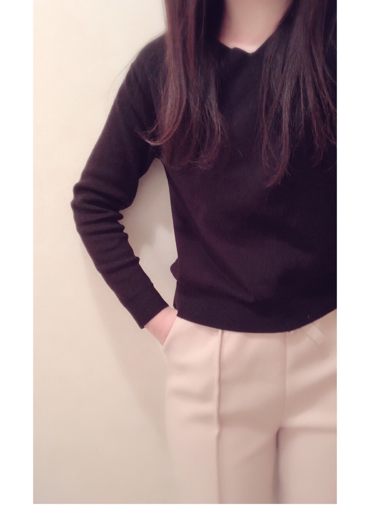 新品❤︎ジャスグリッティー❤︎バックチェーン総針Ｖニット JUSGLITTY - 新品❤︎ジャスグリッティー❤︎バックチェーン総針V