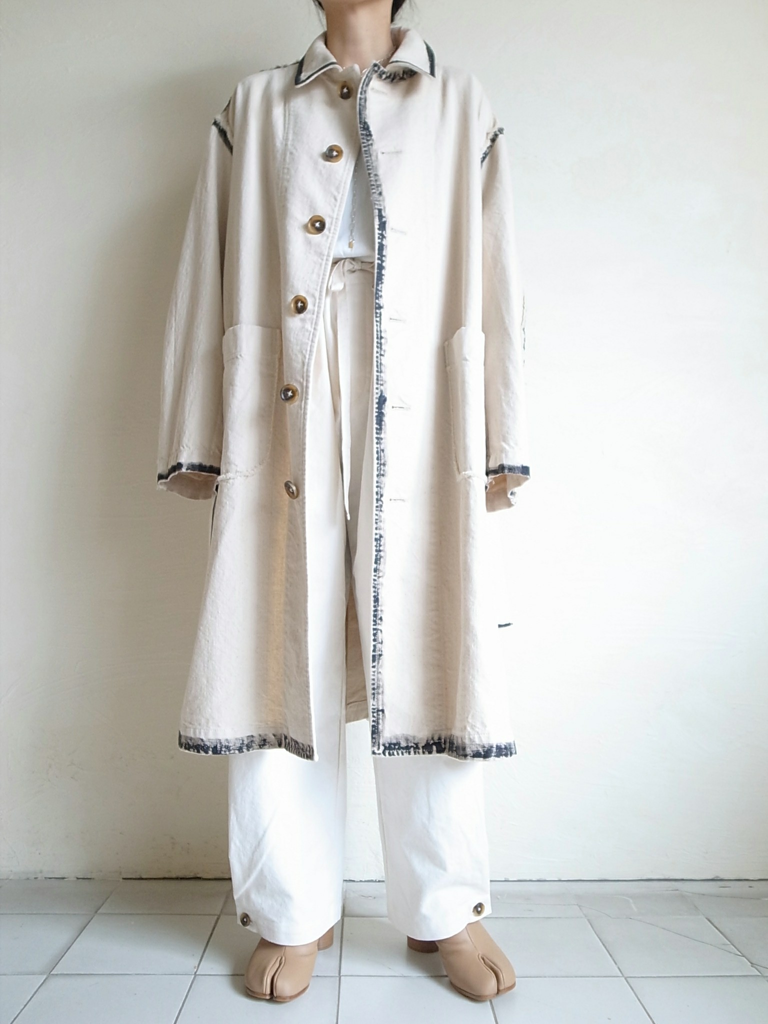 KHOKI Line painted coat ステンカラーコート