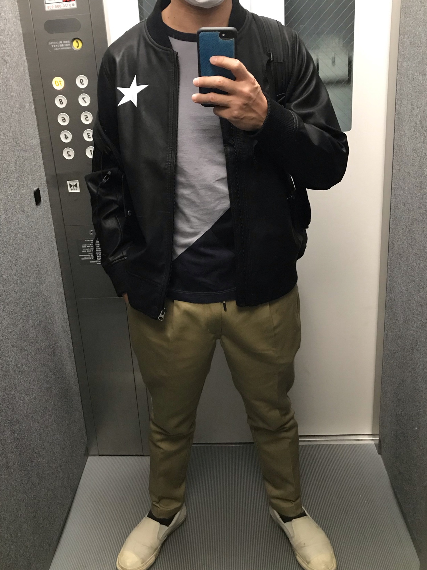 新品タグ付　アルマーニコレツォーニ　シルク100%ジャケット　半袖　イタリア製 ARMANI EXCHANGE (アルマーニエクスチェンジ) 箔ロゴプリント