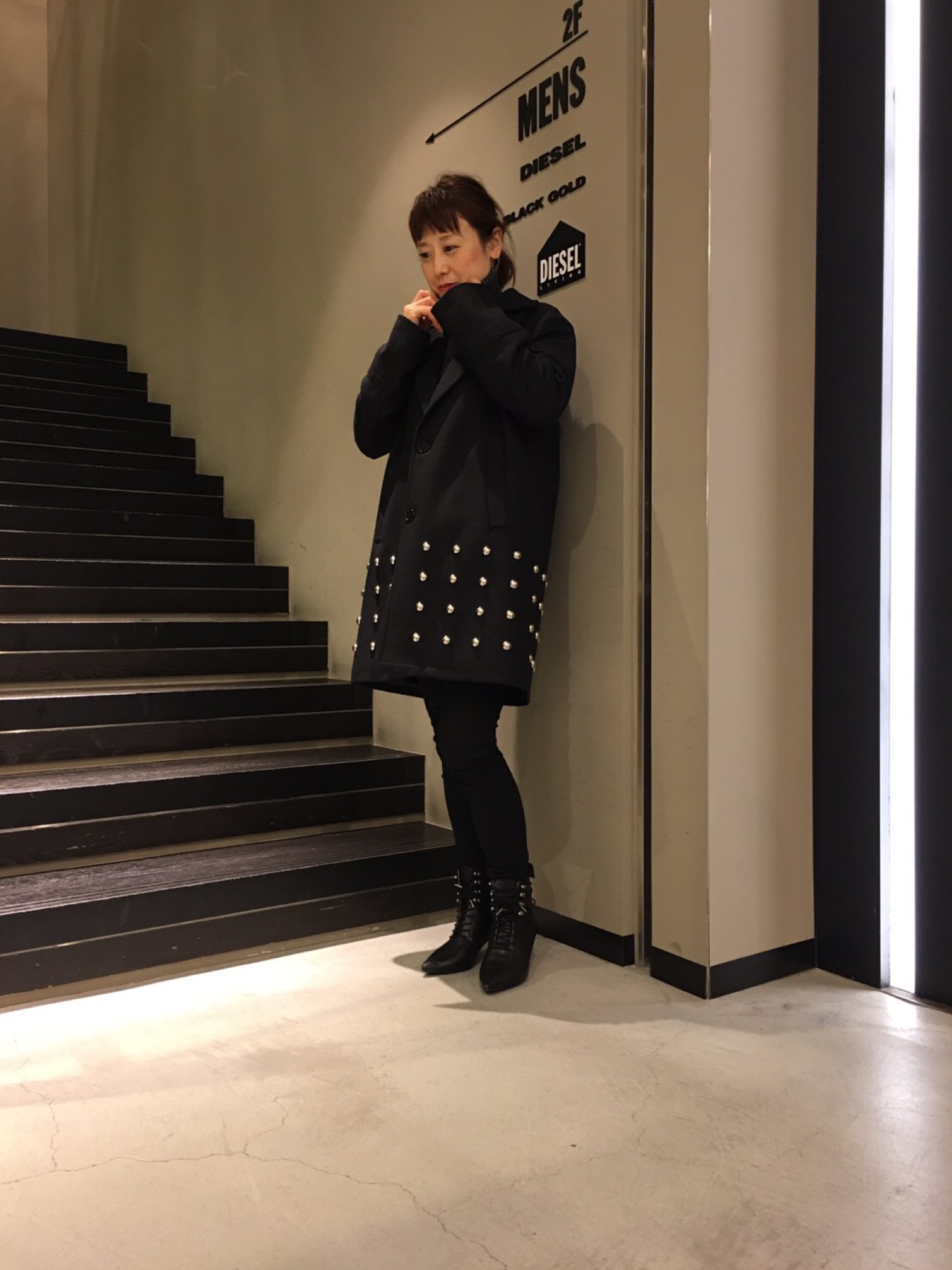 DIESEL BLACK GOLDのチェスターコートを使った人気ファッション