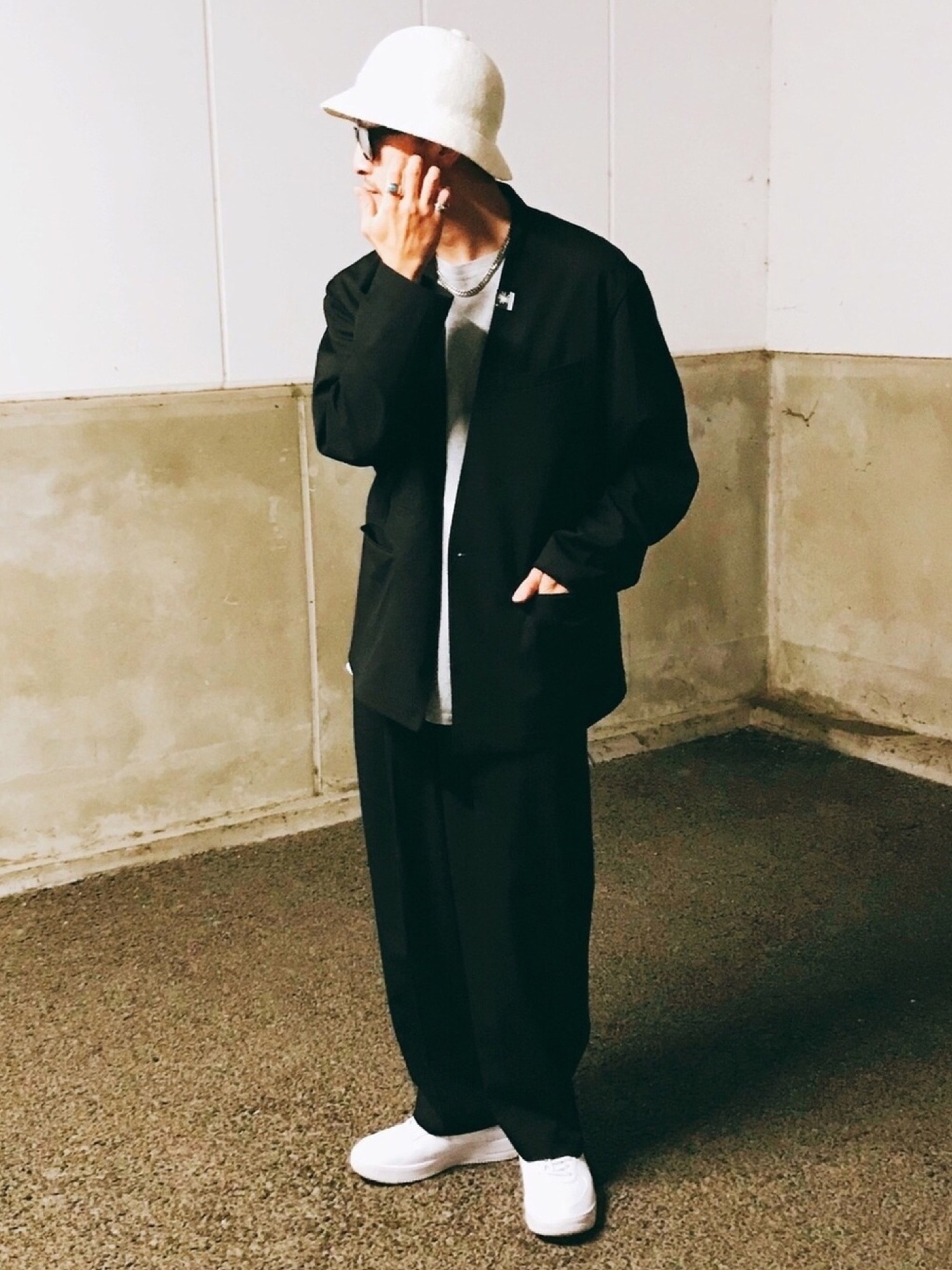 ノーカラージャケットを使った「GU×MIHARAYASUHIRO」の人気