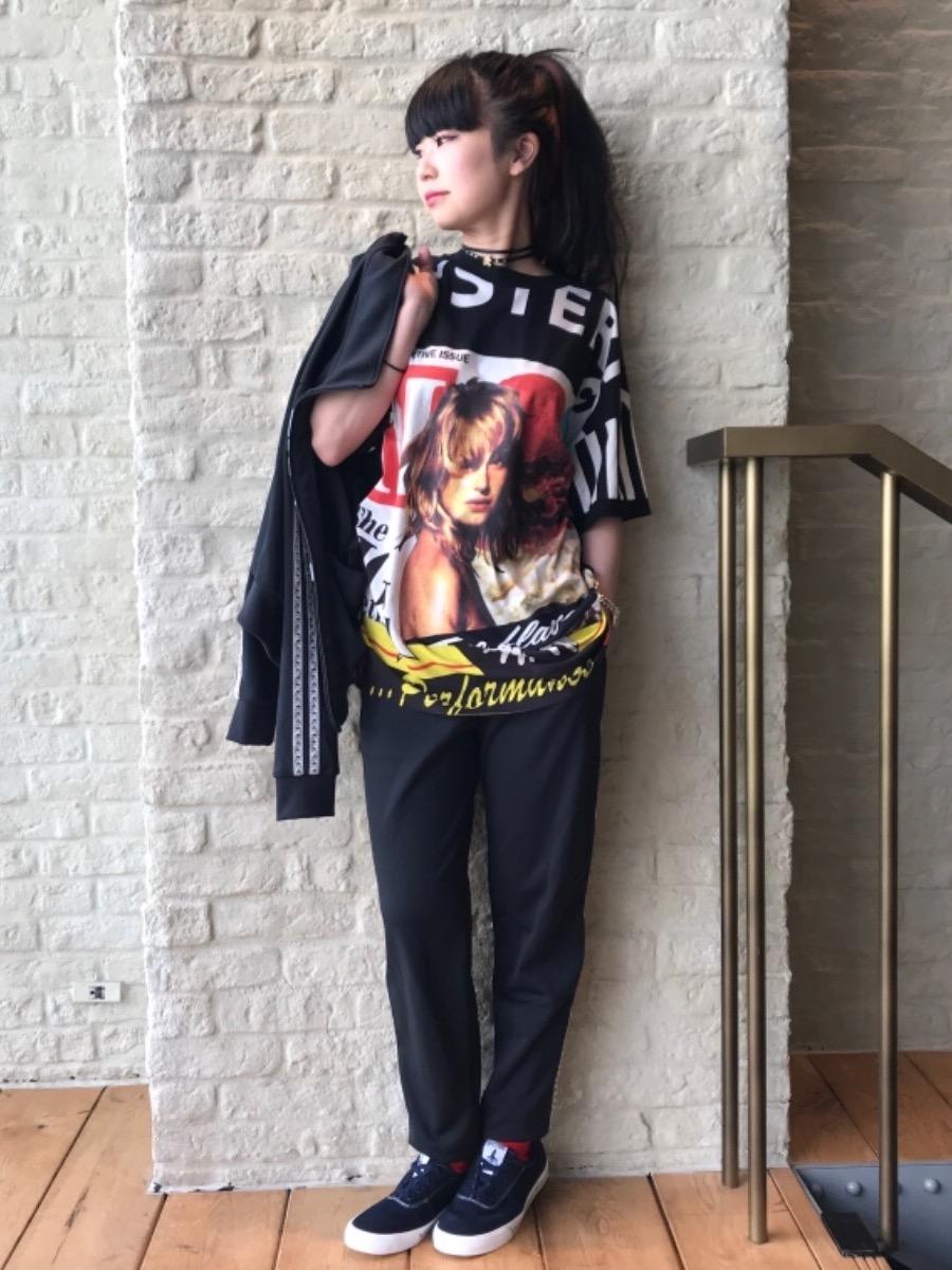 【ヒステリックグラマー】スウェット　ジャージ　ジャケット　ブルゾン HYSTERIC GLAMOUR（ヒステリックグラマー）の「HIGH ENERGY