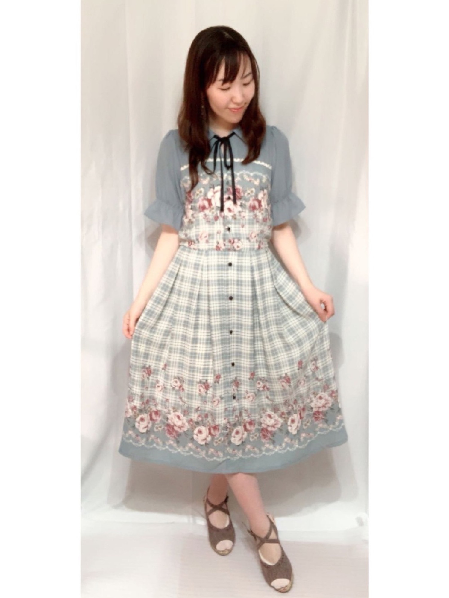 新品未使用タグ付　アクシーズファム　フラワー×チェックワンピース　アワピンク　M 新品未使用タグ付 アクシーズファム フラワー×チェック