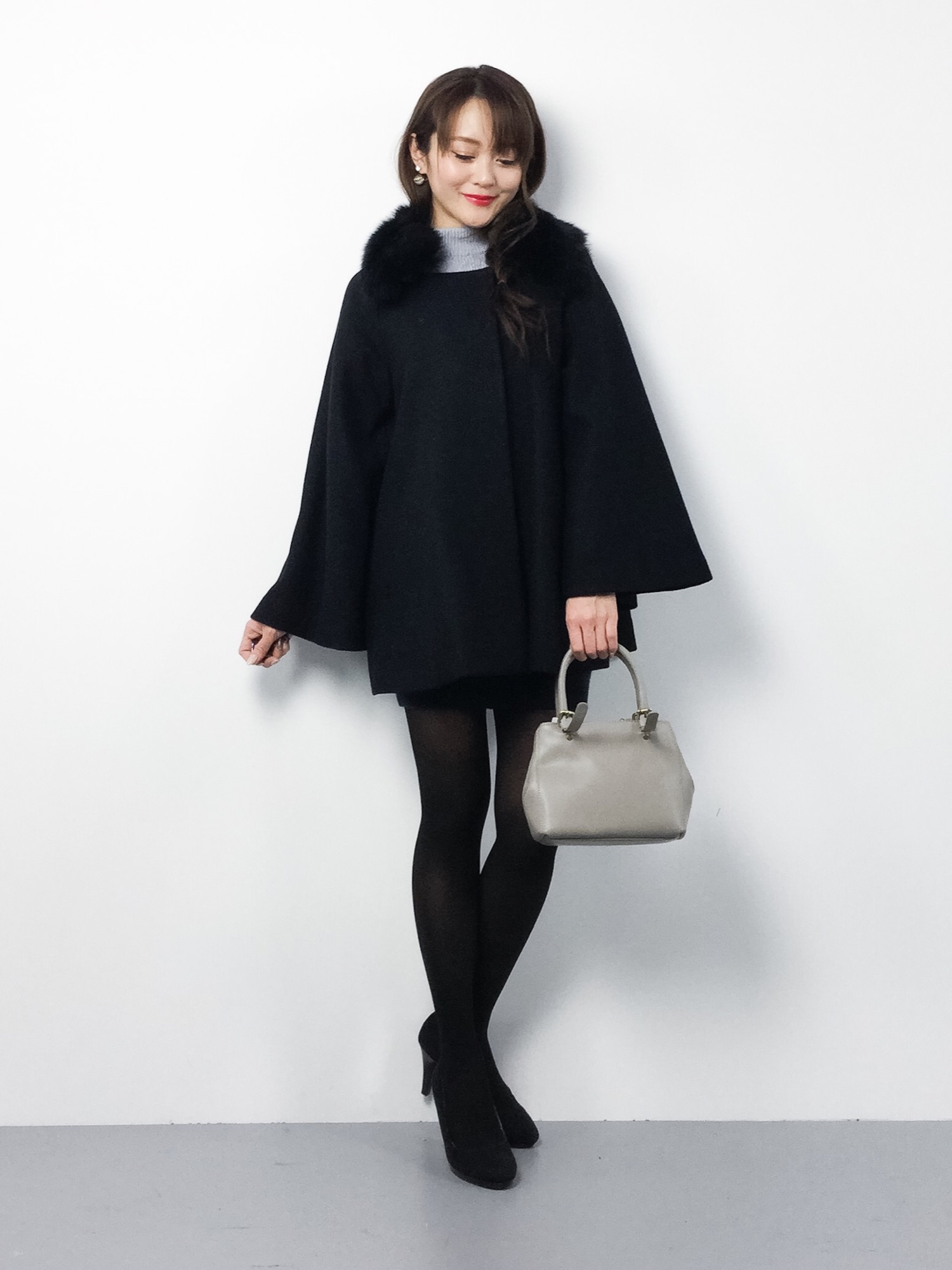 ROYAL PARTY（ロイヤルパーティー）の「ファー付ポンチョコート