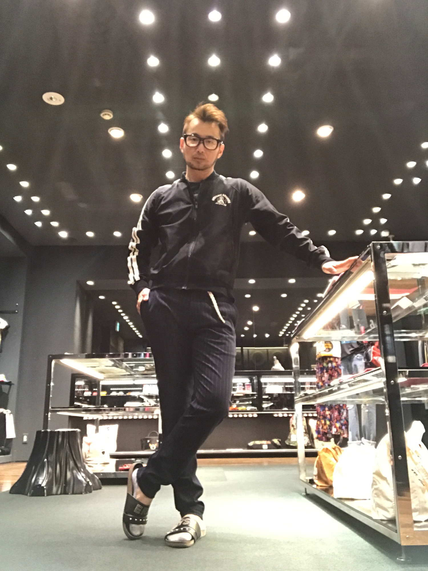 ヒステリックグラマースタッズ付き黒サンダル レザー　27cm 美品！ ヒステリックグラマースタッズ付き黒サンダル レザー 27cm 美品