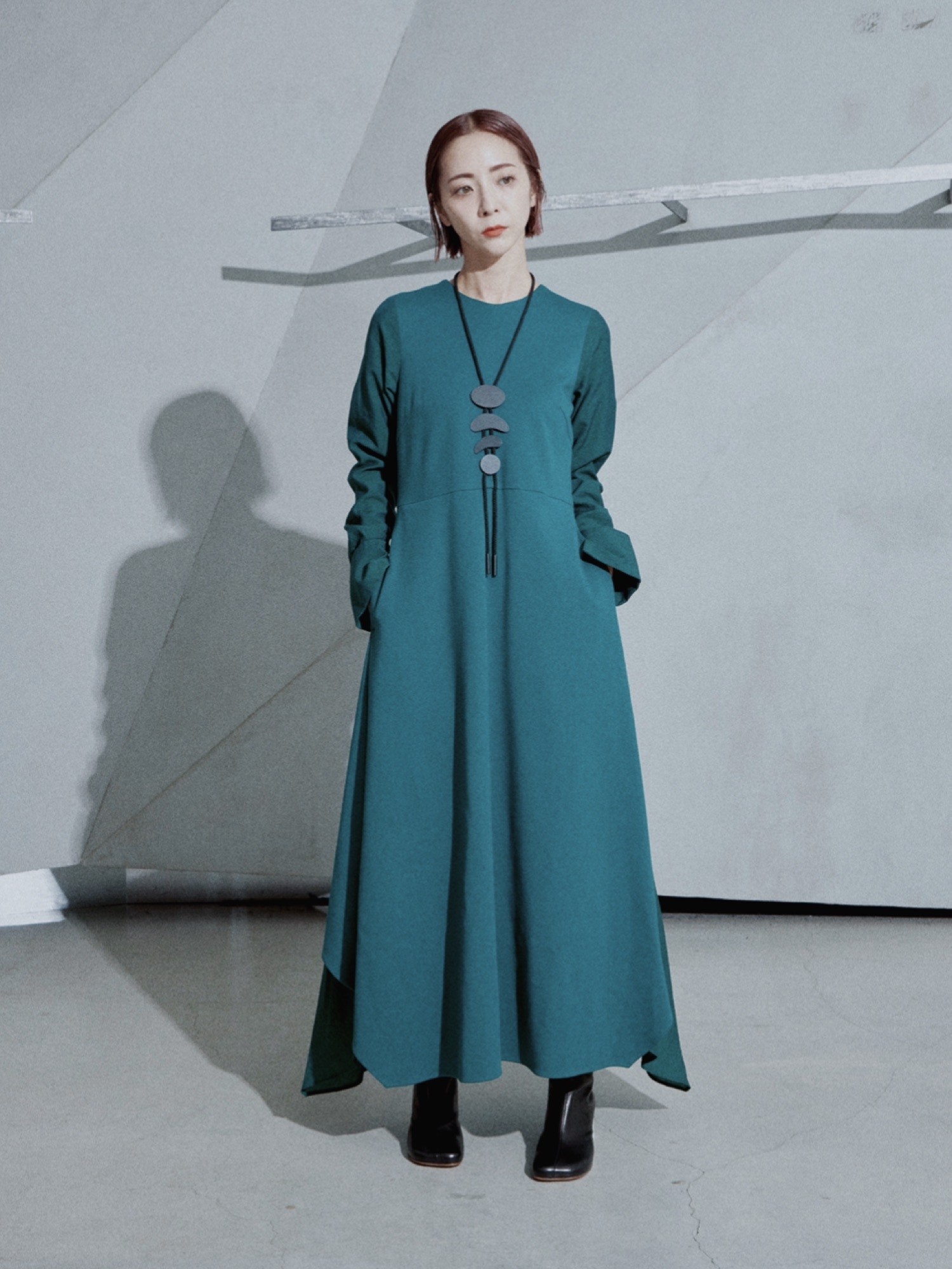 UN3D.（アンスリード）の「バックフレアドッキングワンピース