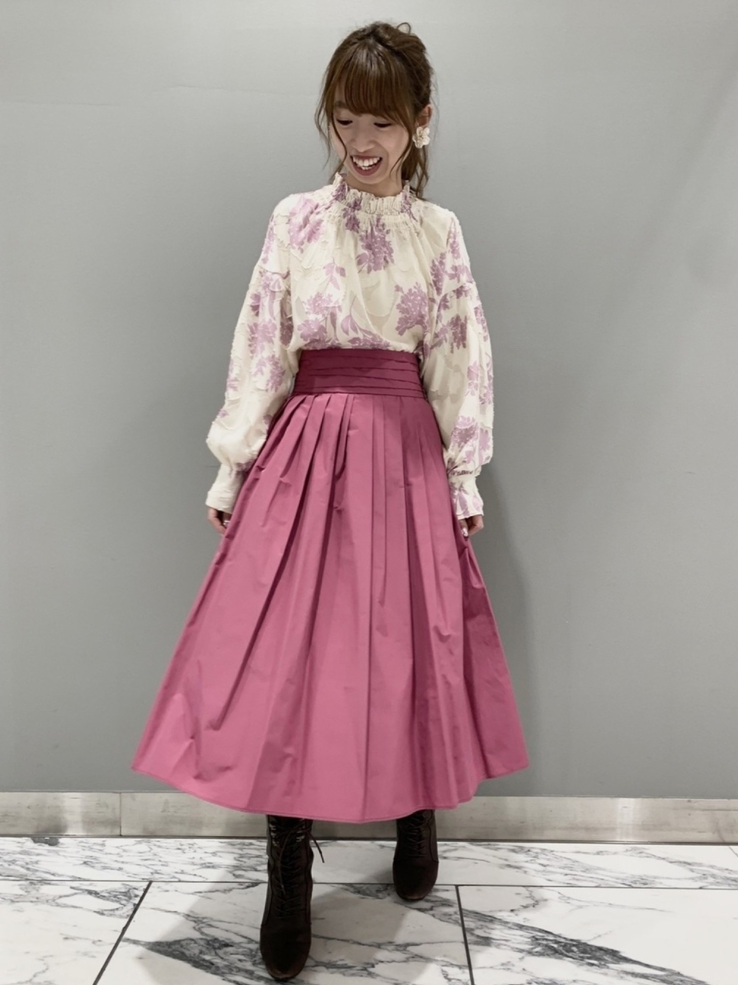 JILL STUARTフラワーシャーリングハイネックジャガードブラウス 楽天市場】【SALE／60%OFF】◇サディフラワーシャーリングネック