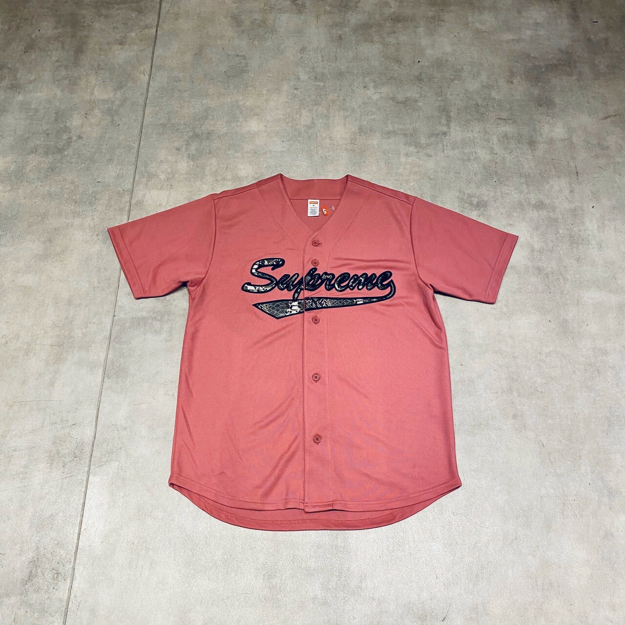 Pink スネークロゴ半袖ベースボールシャツ（ジャージ） - Supreme