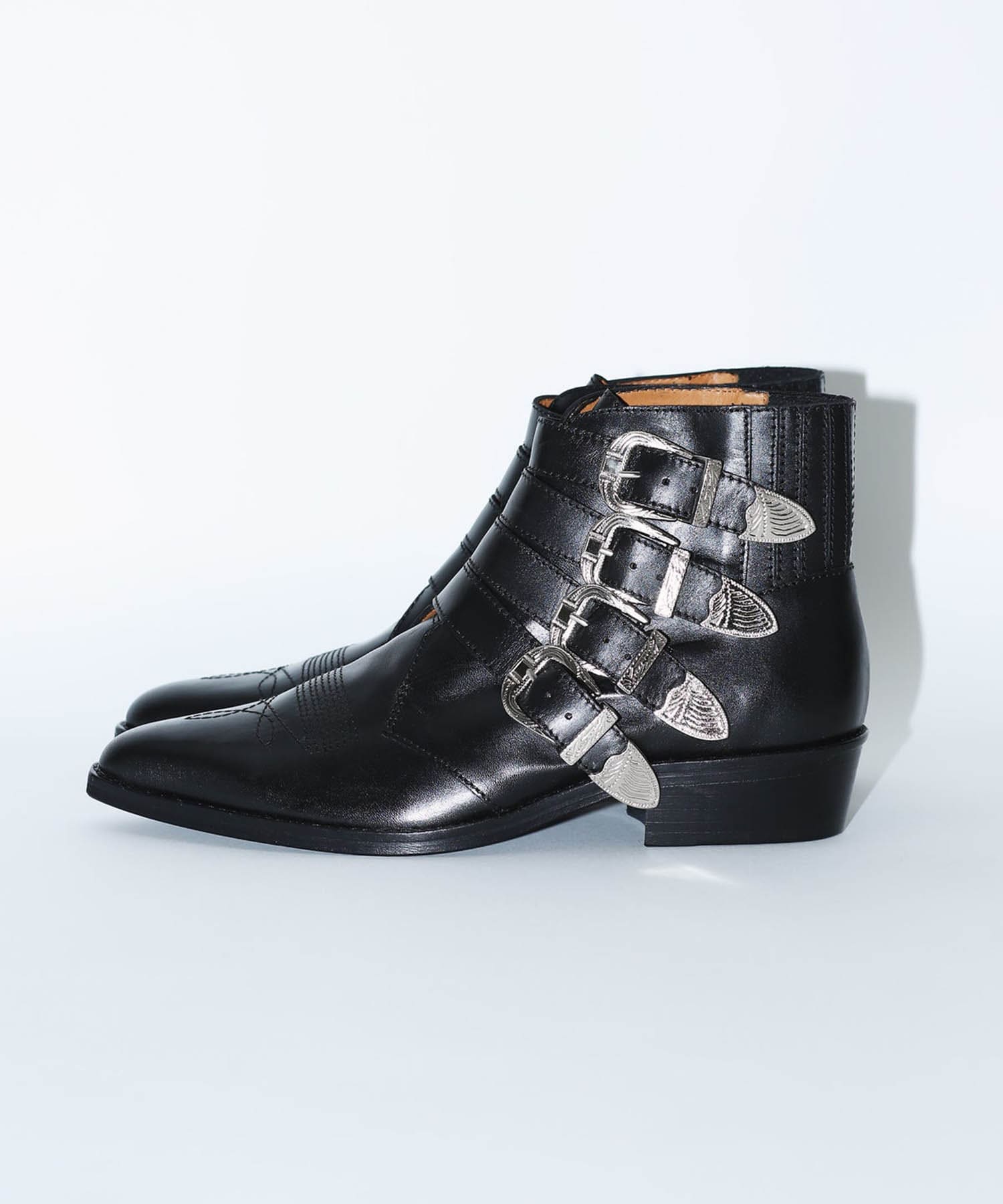 TOGA VIRILIS（トーガ ビリリース）の「LEATHER SILVER BUCKLES BOOTS