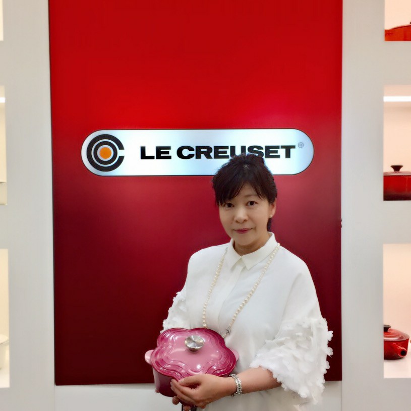 新品未使用　LE CREUSET ルクルーゼ　アップルディッシュ鍋　パイラビット Le Creuset（ルクルーゼ）の「【特別価格】アップル・ディッシュ〈パイ