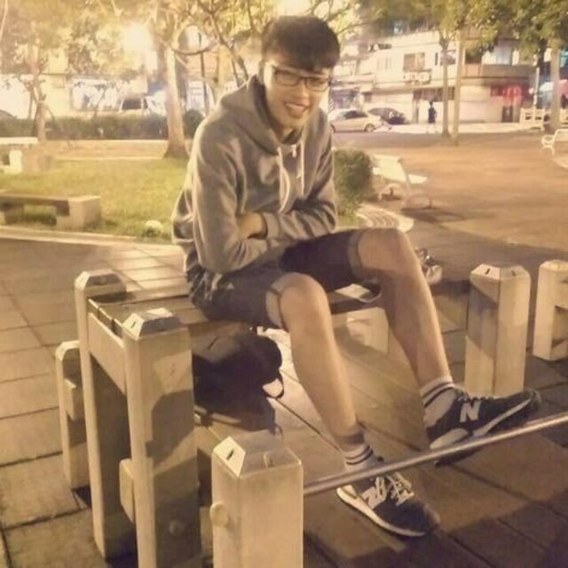 雷聿文