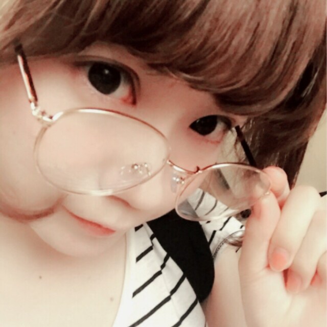 めるこ