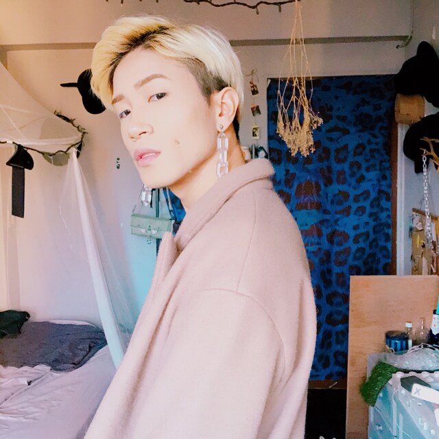 Room Boy Evan