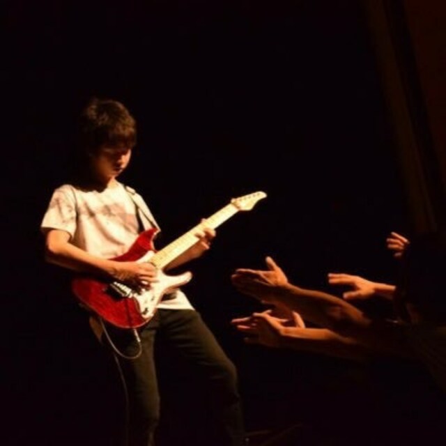 須田敦也