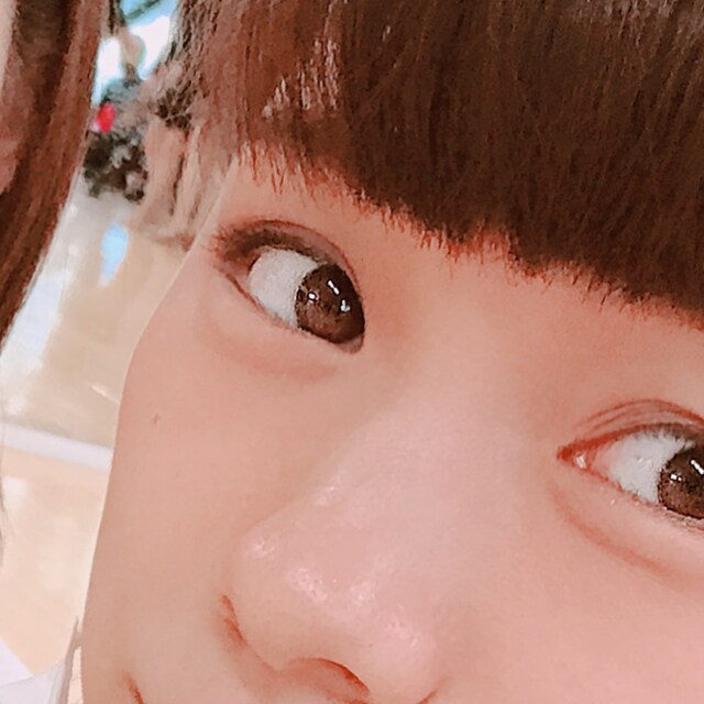 てる