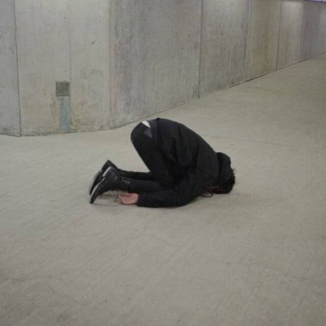 ュ