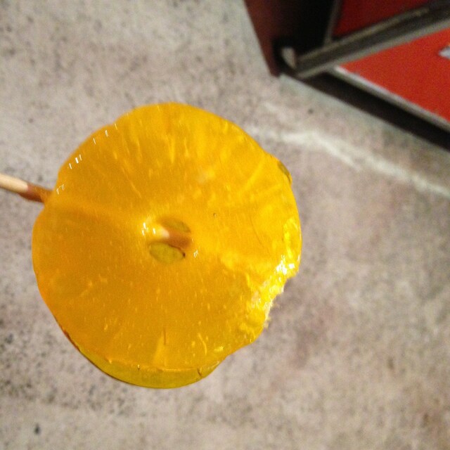 げん