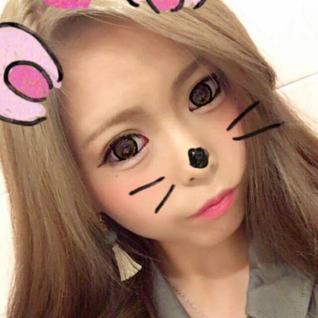 秋元真亜