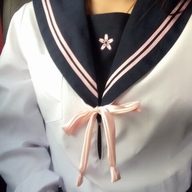 苦逼瓶子君