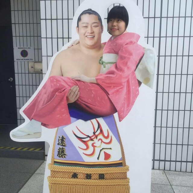 スミレ